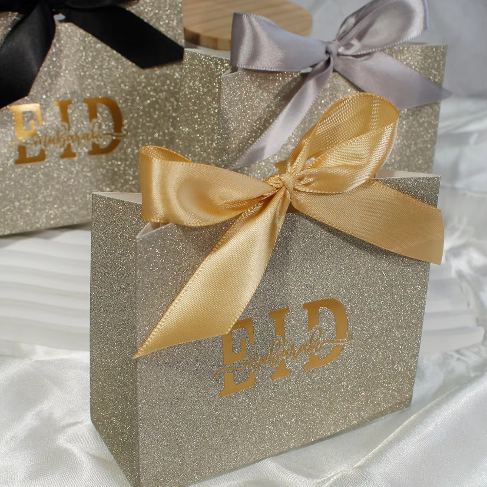 Glittering Mini Gift Boxes Set in Shimmering Gold